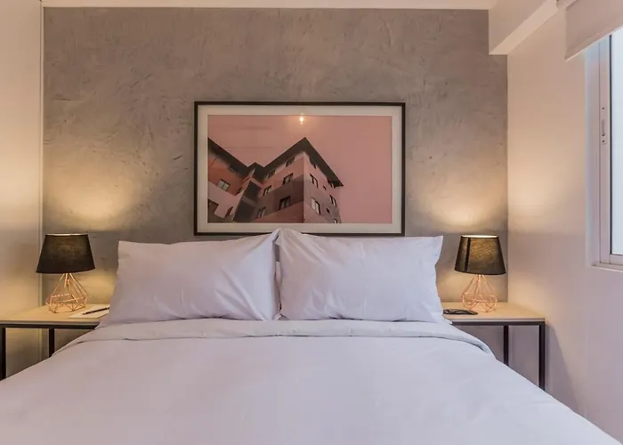 Artistic 2Br In Luxury Building